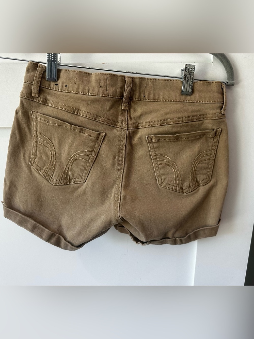 Hollister Low Rise Midi Short Khaki Size 1 W 25